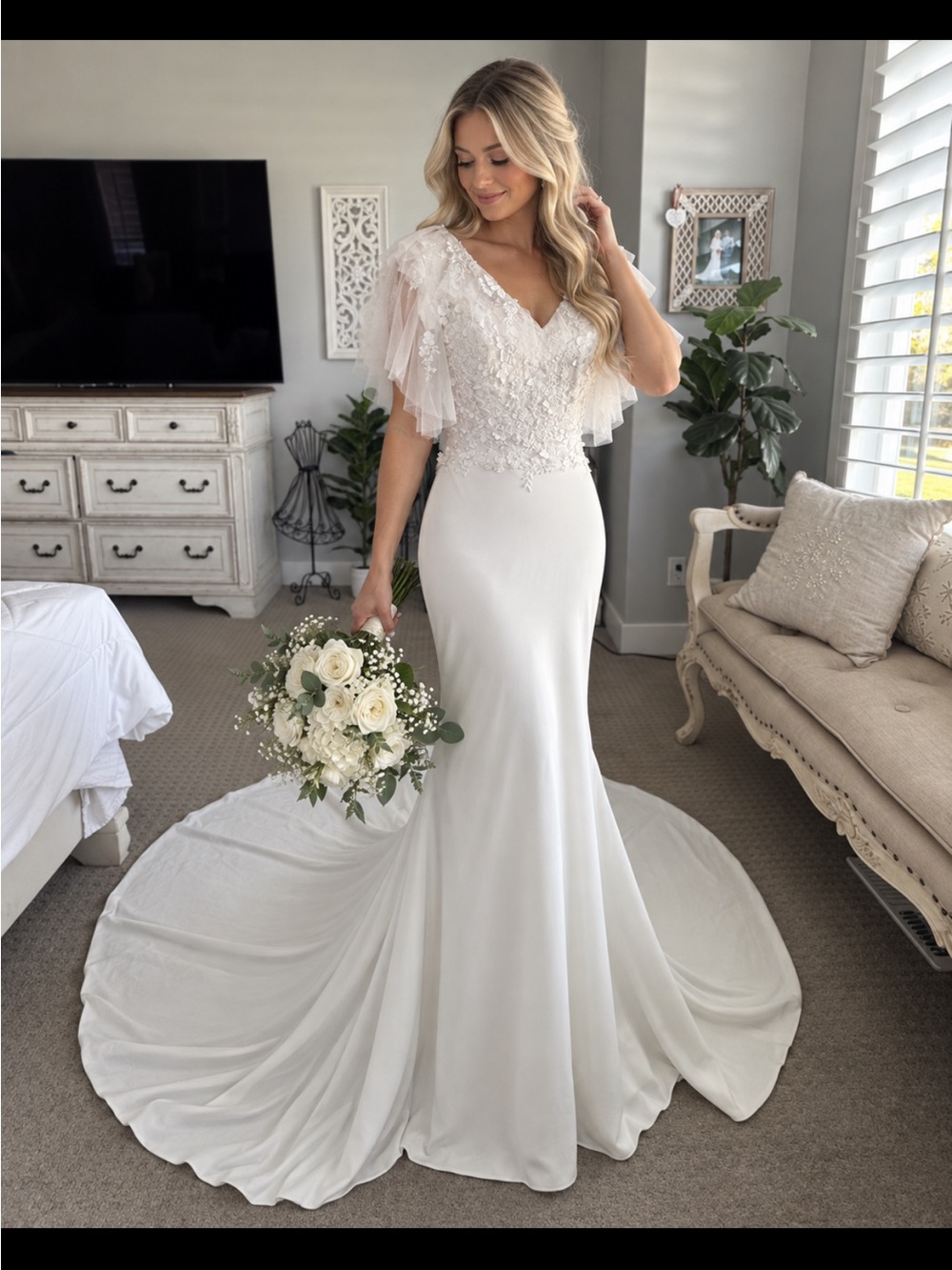 Lis Simon Kasia Wedding Dress Ivory 3D Floral Fit & Flare Size 10 NWT